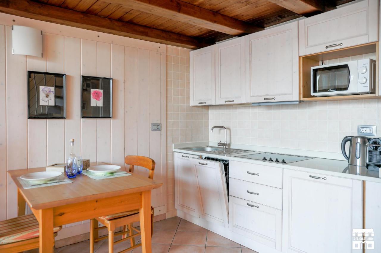 Cozy Cottage By Design Studio Bellano Bagian luar foto