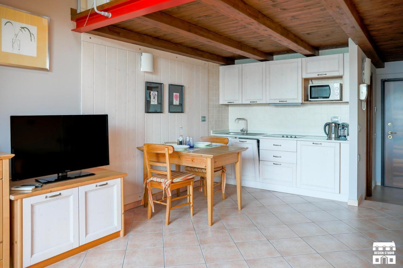 Cozy Cottage By Design Studio Bellano Bagian luar foto